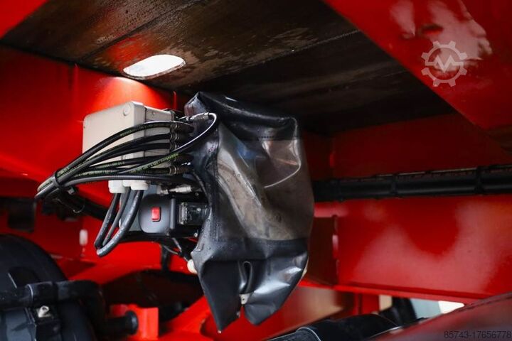 MAX Trailer MAX410 The MAX410 with hydro-mechanical" steering MAX Trailer MAX410 The MAX410 with hydro-mechanical" steering