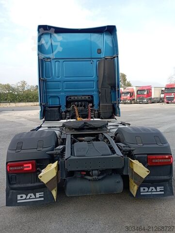 Standard tractor unit DAF XF 530 FT full pneumatico