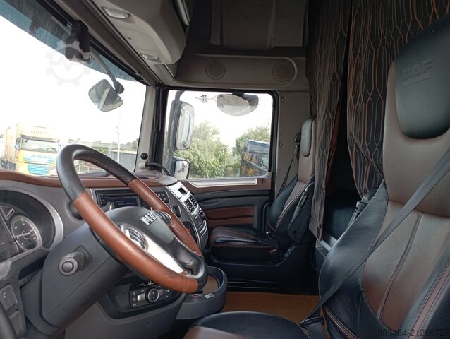 Standard tractor unit DAF XF 530 FT full pneumatico