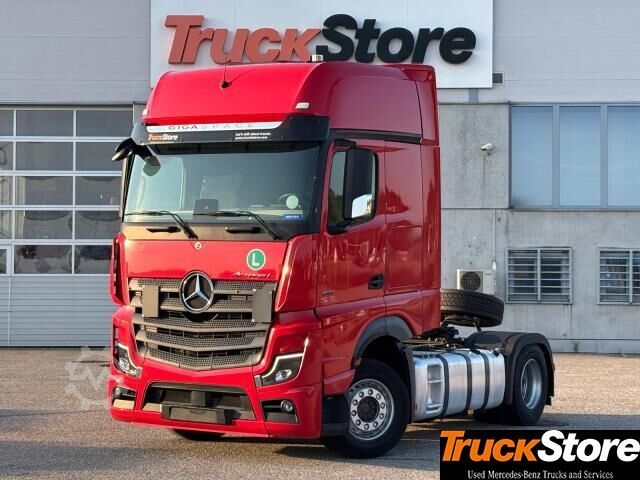 Τυπική μονάδα τράκτορα  Actros 1851 LS