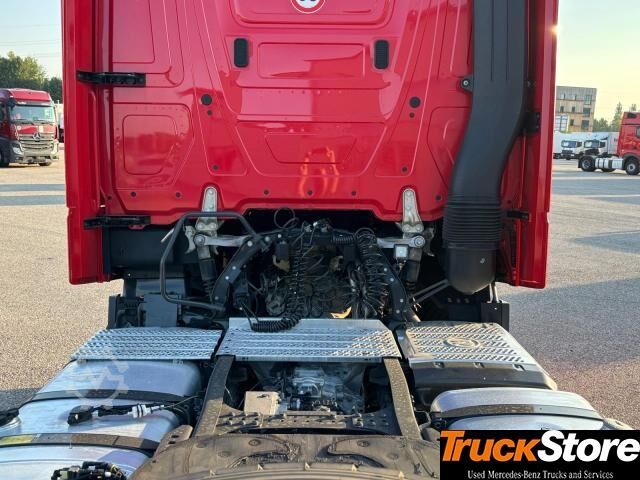 Τυπική μονάδα τράκτορα  Actros 1851 LS