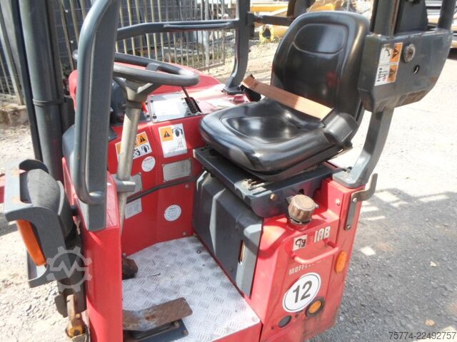 Empilhador MOFFETT M 4 25.3/ 880 Std. ALLRAD !!