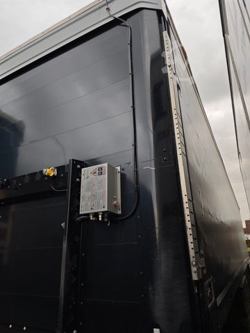Open semitrailer with tarp KÖGEL S24 SafeServer RSAB Quickslide Liftachs Paletten