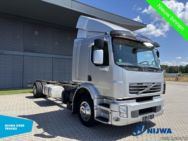 Πλαίσιο με καμπίνα Volvo FE 320 4x2 Bladvering + Trekhaak