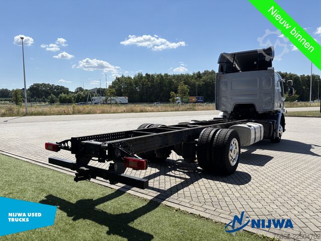 Πλαίσιο με καμπίνα Volvo FE 320 4x2 Bladvering + Trekhaak