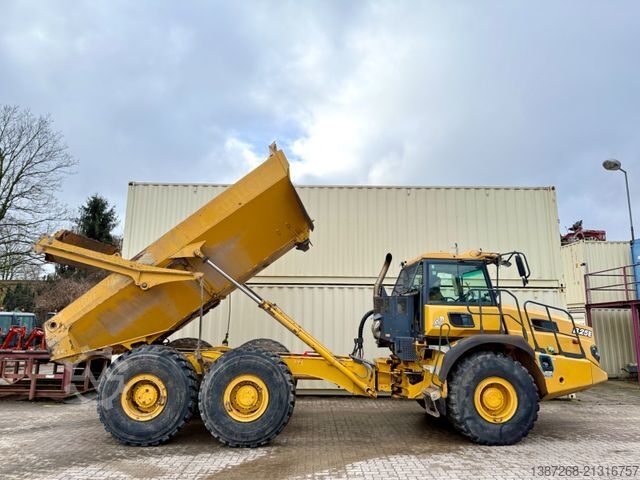 Egyéb BELL B25E / 2019 BJ / 6.717 H / Heckklappe