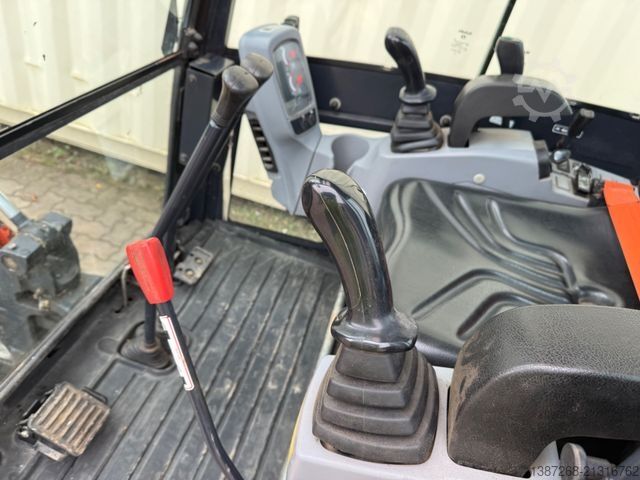 Minibagger KUBOTA KX016-4 / 2020 BJ / 1.109 Stunden / 3 x Löffel