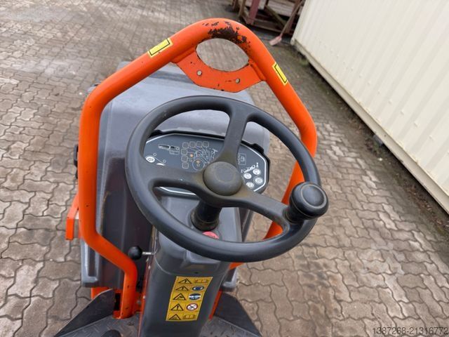 Walzenzug HAMM HD8VV / 2016 BJ / 773 H / 1.580 KG