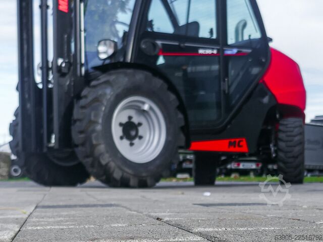 Stivuitor off-road Manitou MC 30-4