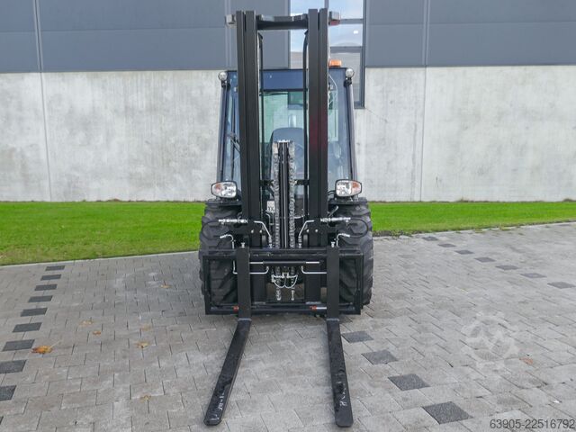 Stivuitor off-road Manitou MC 30-4