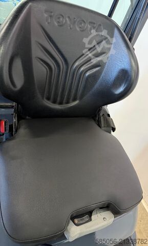 Forklift Toyota 11125 - 02-8FGF18