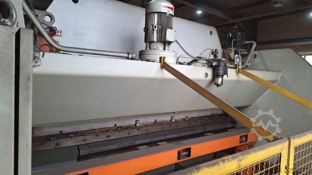 CNC afkantpers Lotze 327 x 1500 KN