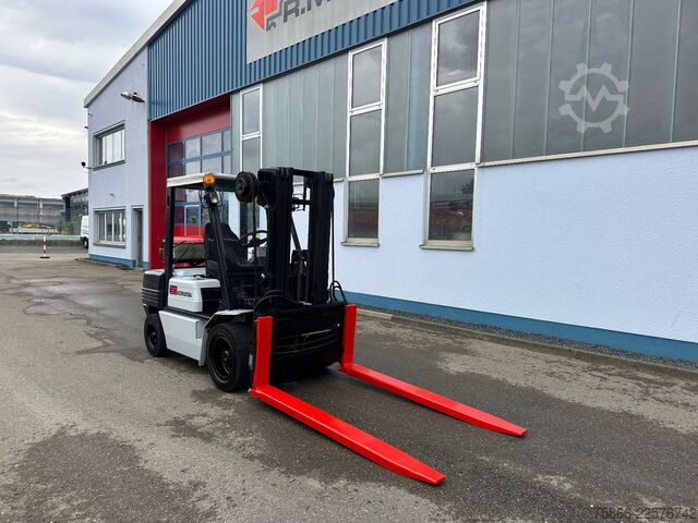 Empilhadeira frontal KOMATSU FG 30 DT 11 Seitenschieber Zinkenverstellung