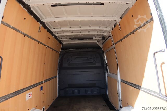 Delivery van Mercedes-Benz Sprinter 317 CDI