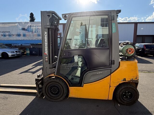 LPG viljuškari Jungheinrich TFG 425s 4v/ 4757h