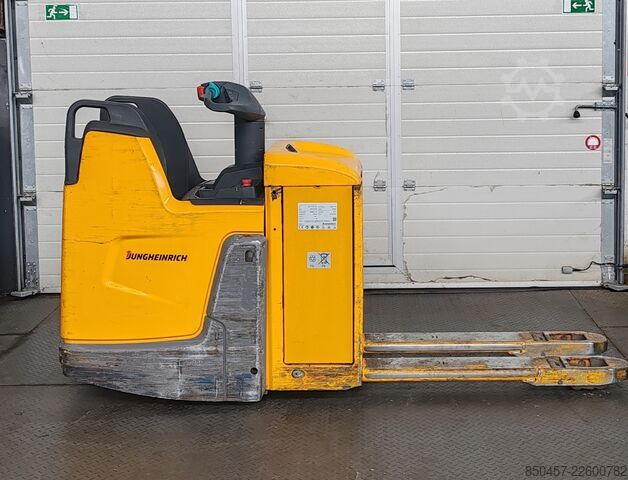  Jungheinrich ERE 225 batt2025/ 2t