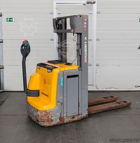 Stivuitoare pentru paleți Jungheinrich EJC 214z 2.5m/ 551mh/ initial