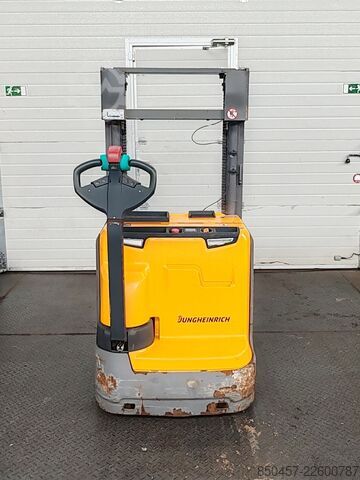 Stivuitoare pentru paleți Jungheinrich EJC 214z 2.5m/ 551mh/ initial