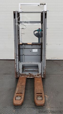 Stivuitoare pentru paleți Jungheinrich EJC 214z 2.5m/ 551mh/ initial
