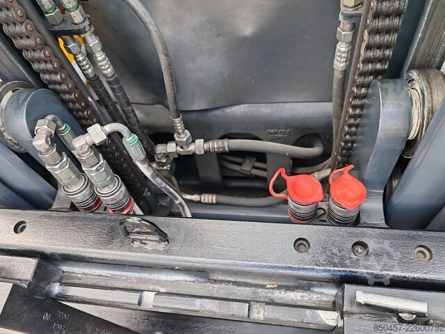 Stivuitoare pe gaz petrolier lichefiat (LPG) Jungheinrich TFG 430s 1555h/ 4.3m/ 4v