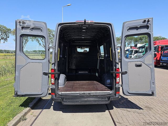Magastetős kombi VW CRAFTER 35 2.0 TDI 177 AUT BUSINESS