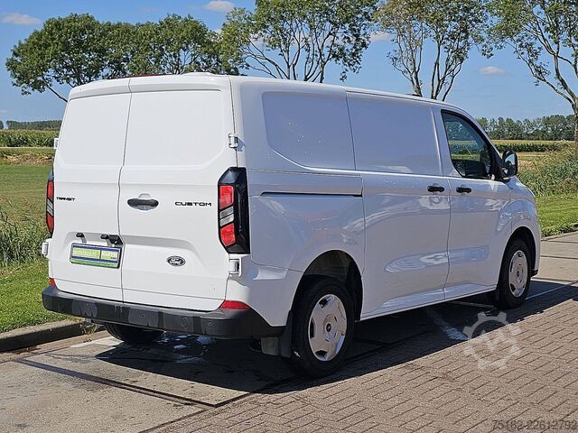 Magastetős kombi FORD TRANSIT CUSTOM 2.0 L1H1 Automaat Navi