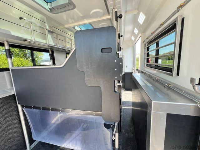 Cattle truck VOLVO FM 430 STX 6 Pferde Pop-Out, Pop-UP, Küche unten