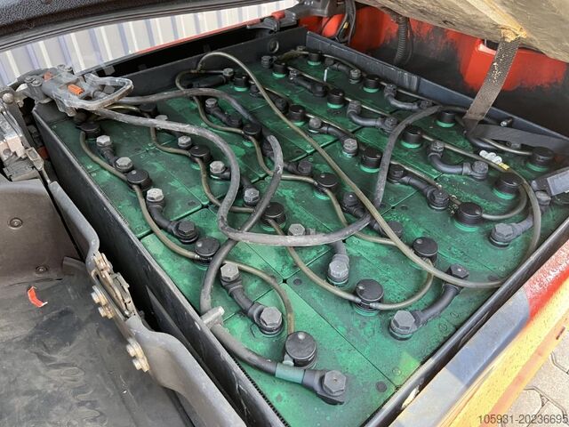 Empilhador eléctrico de 3 rodas Linde E20L-02
