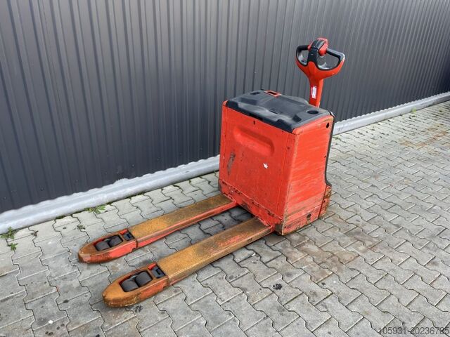 Empilhadeira baixa Linde T18