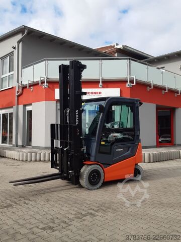 Elektrisk 4 -hjulig gaffeltruck Toyota 9FBMK30T