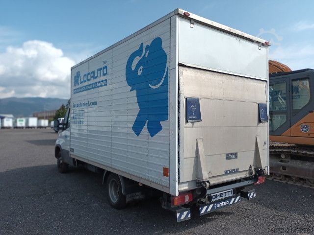 Skříňový nákladní automobil IVECO 35C14