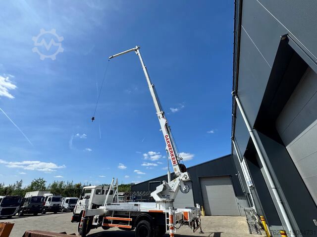 Vrachtwagen met kraan MAN 18t + Böcker AK 30/1000