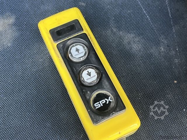 Tipvogn varebil IVECO Daily 35S16 DoKa Klima AHK 7-Sitzer Start/Stop