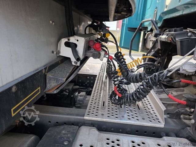 Chladírenský návěs KRONE Tiefkühler, Carrier Vector 1550, 2 x Liftachse