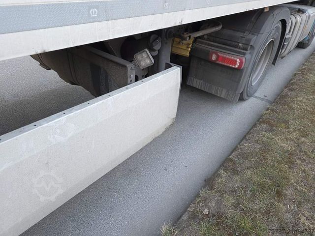 Chladírenský návěs KRONE Tiefkühler, Carrier Vector 1550, 2 x Liftachse