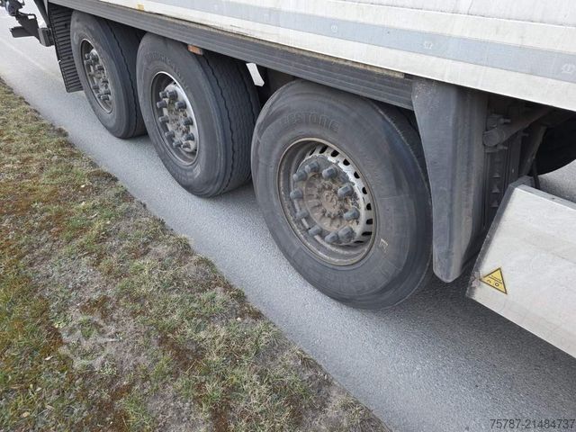 Chladírenský návěs KRONE Tiefkühler, Carrier Vector 1550, 2 x Liftachse