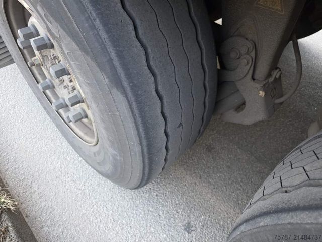 Chladírenský návěs KRONE Tiefkühler, Carrier Vector 1550, 2 x Liftachse