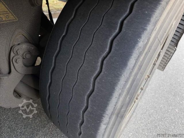 Chladírenský návěs KRONE Tiefkühler, Carrier Vector 1550, 2 x Liftachse