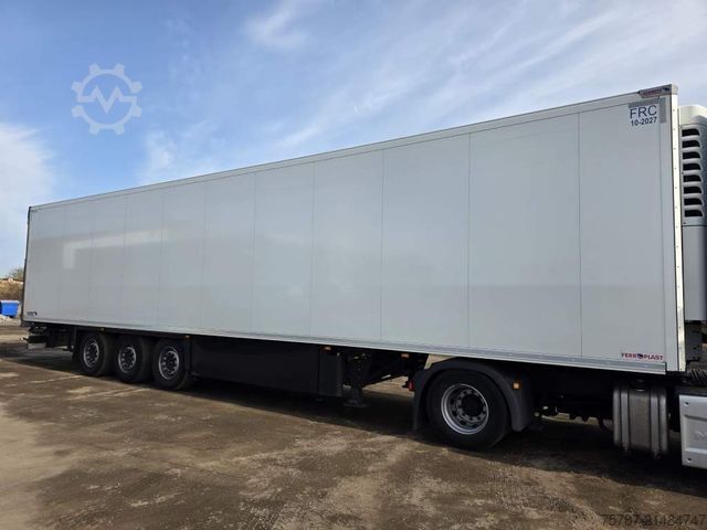 Chladírenský návěs SCHMITZ CARGOBULL Tiefkühler, Doppelstock, Diesel/ Strom