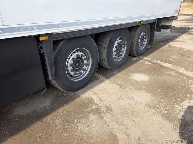 Chladírenský návěs SCHMITZ CARGOBULL Tiefkühler, Doppelstock, Diesel/ Strom