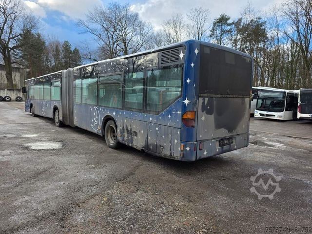 Kloubový autobus MERCEDES-BENZ Citaro O530 Gelenkbus, 53+109+1, LAWO