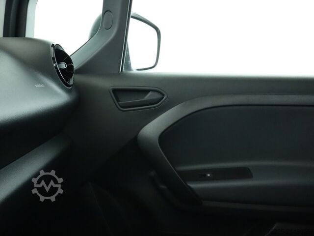 Minibus Mercedes-Benz eCitan Tourer PRO Lang AHK AUT DynLicht Kam. LED