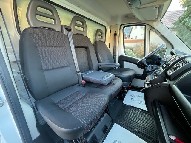 Vrachtwagen met bakwagen CITROEN JUMPER XXL KOFFER MIT PORTALTÜREN TEMPOMAT LED