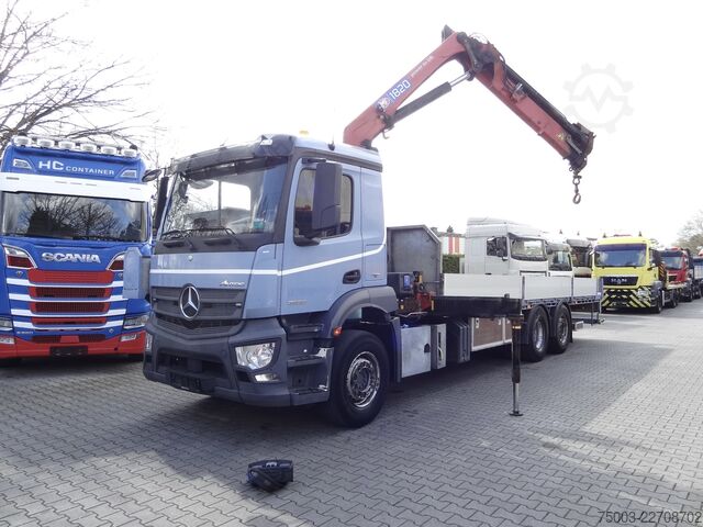 Gru montata su autocarro Mercedes-Benz Actros 2533 6X2 HMF 1820 Langmaterial