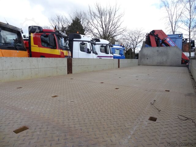 Autocarro con cassone fisso Mercedes-Benz Actros 2533 6X2 HMF 1820 Langmaterial