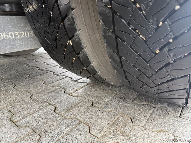 Autocarro con pianale e telone Mercedes-Benz Actros/ Antos 1827 L