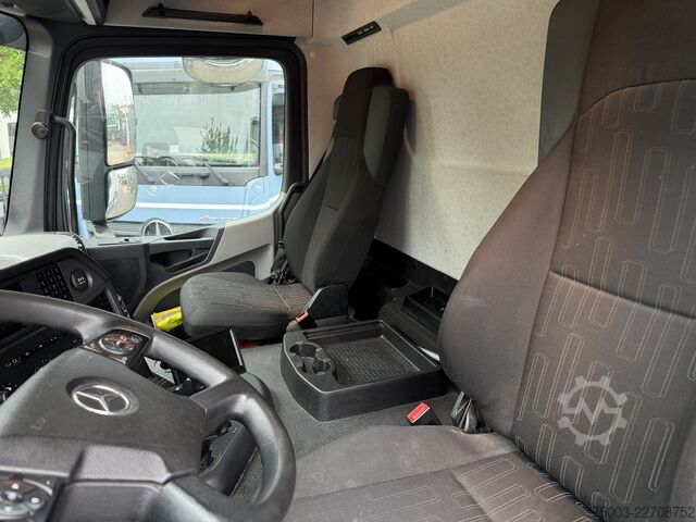 Autocarro con pianale e telone Mercedes-Benz Actros/ Antos 1827 L