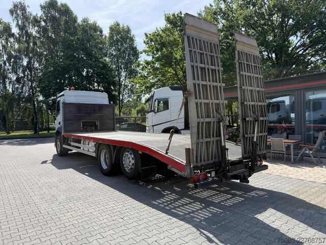Bisarca Mercedes-Benz Actros MP4 2532 6X2 Maschinentransporter