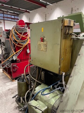 Machine voor het maken van schroeven National Machinery M68