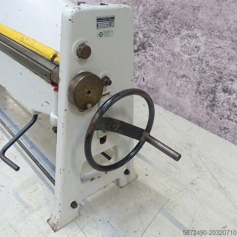 Dobradora de chapas metálicas Strojarne Piesok XK 2000/2A